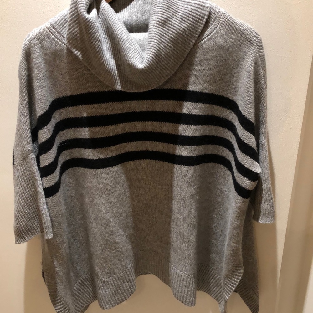 Sz S 360 cashmere sweater